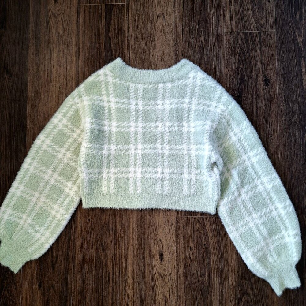 💙 Kendall & Kylie Fluffy Thick Cropped Stretch Cardigan Sweater Size S/M Preppy - Picture 7 of 8